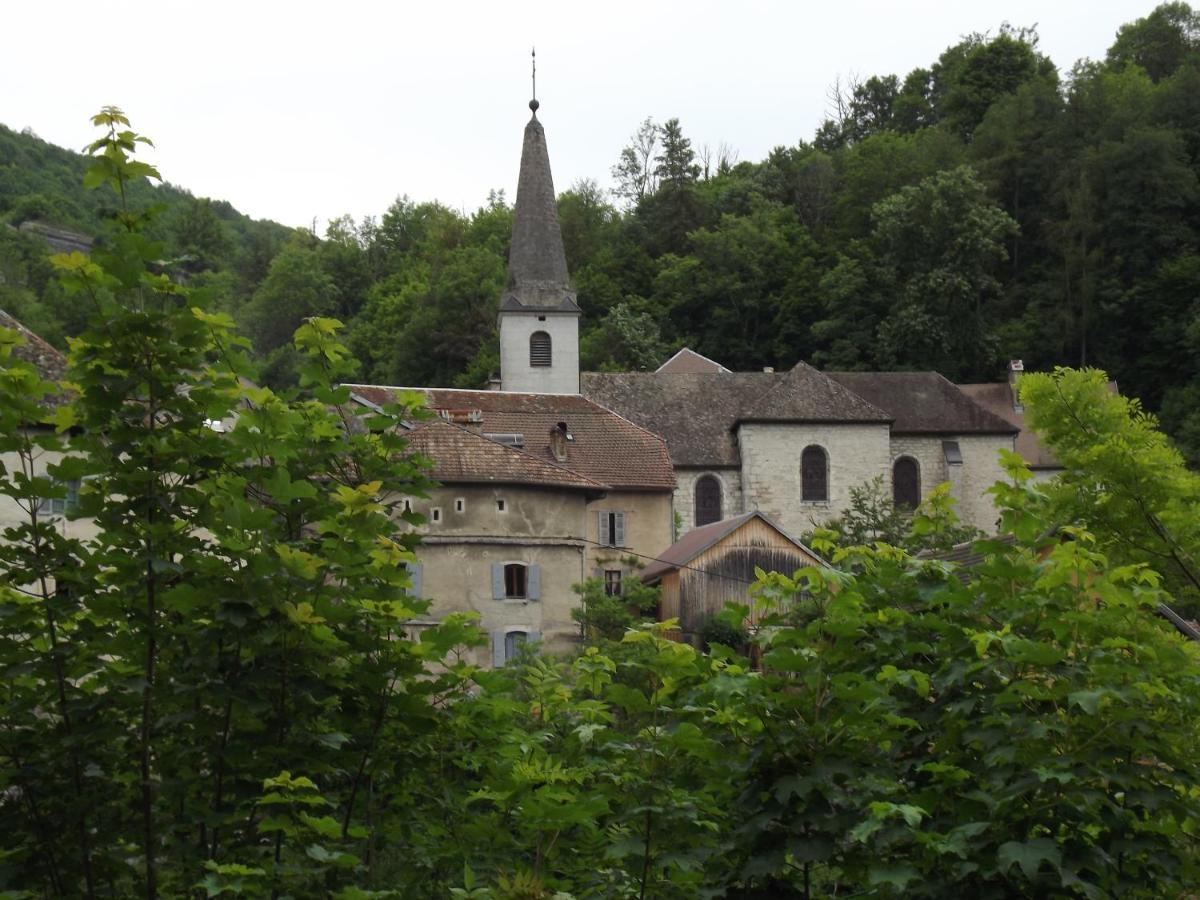 Gite La Petite Ecluse En Bord De Loue Lods Exterior photo