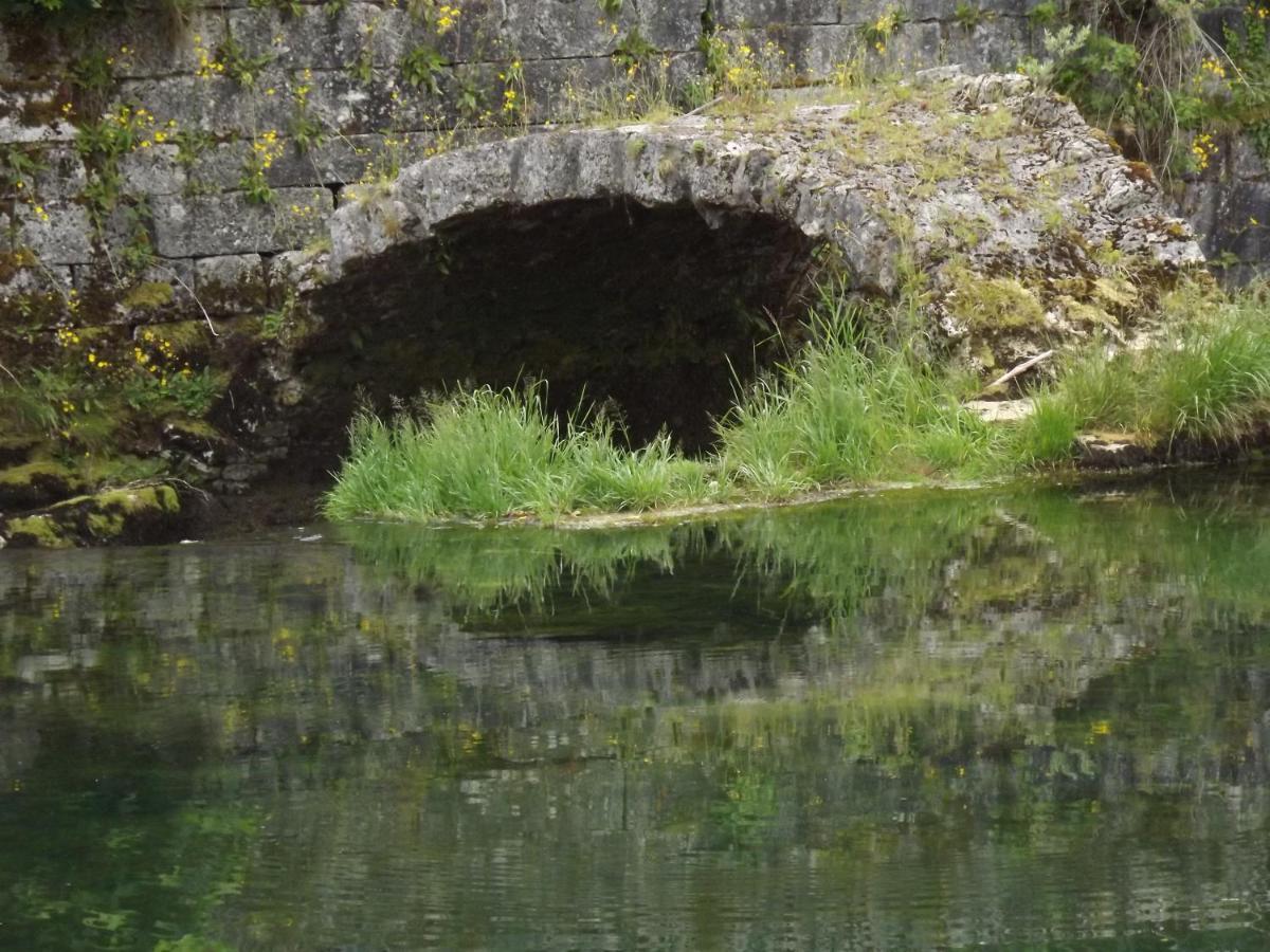 Gite La Petite Ecluse En Bord De Loue Lods Exterior photo